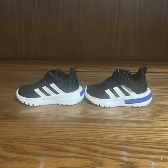 Toddler Adidas Shoe, Racer TR23 Lightweight Slip On. 4K. Black/White Soles - Picture 3 of 10